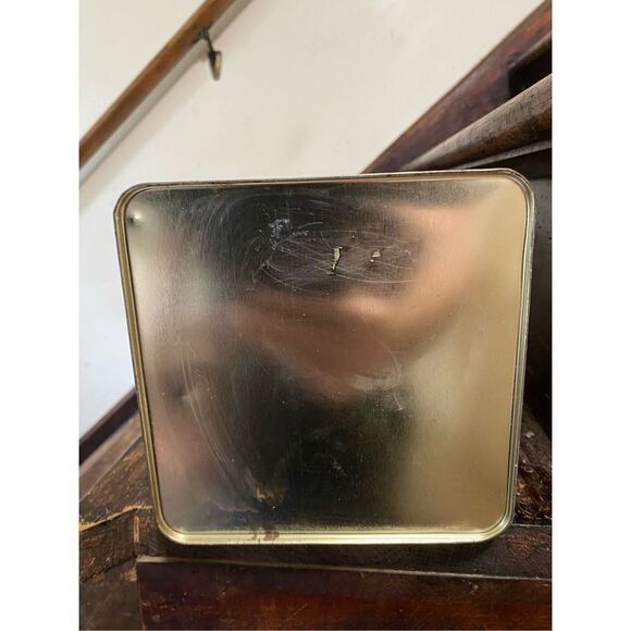 Vintage 1991 red man chewing tobacco tin - Picture 6 of 7